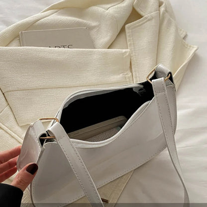 👜✨ レトロ感あふれるレザーショルダーバッグ